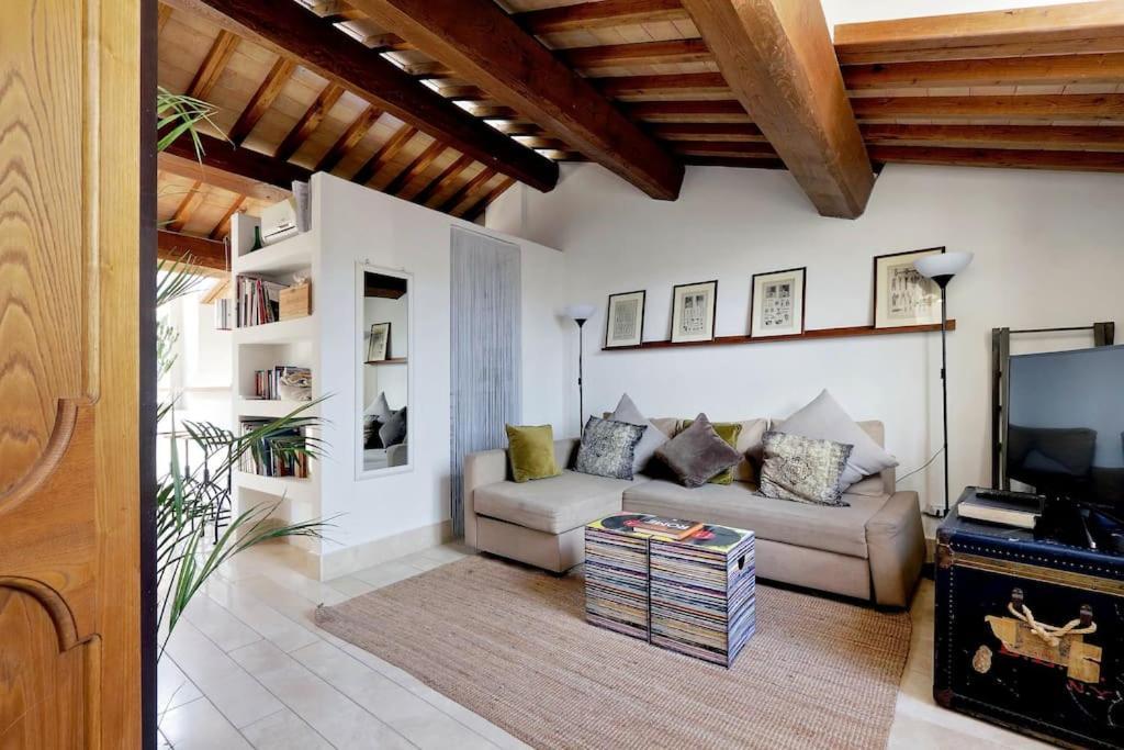 Pantheon Stylish Attic Apartamento