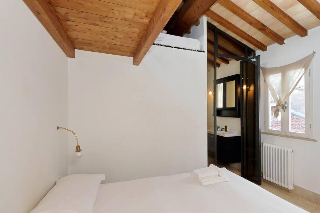 Pantheon Stylish Attic * Rom