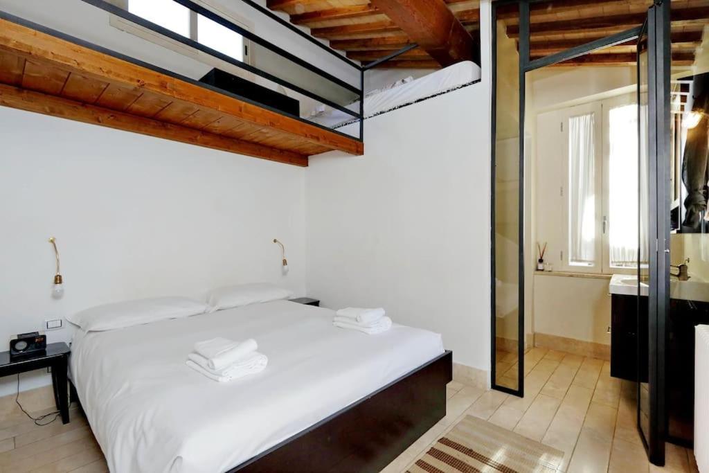 Pantheon Stylish Attic * Rom