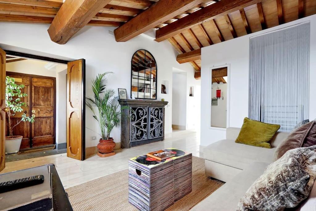 Pantheon Stylish Attic * Rom